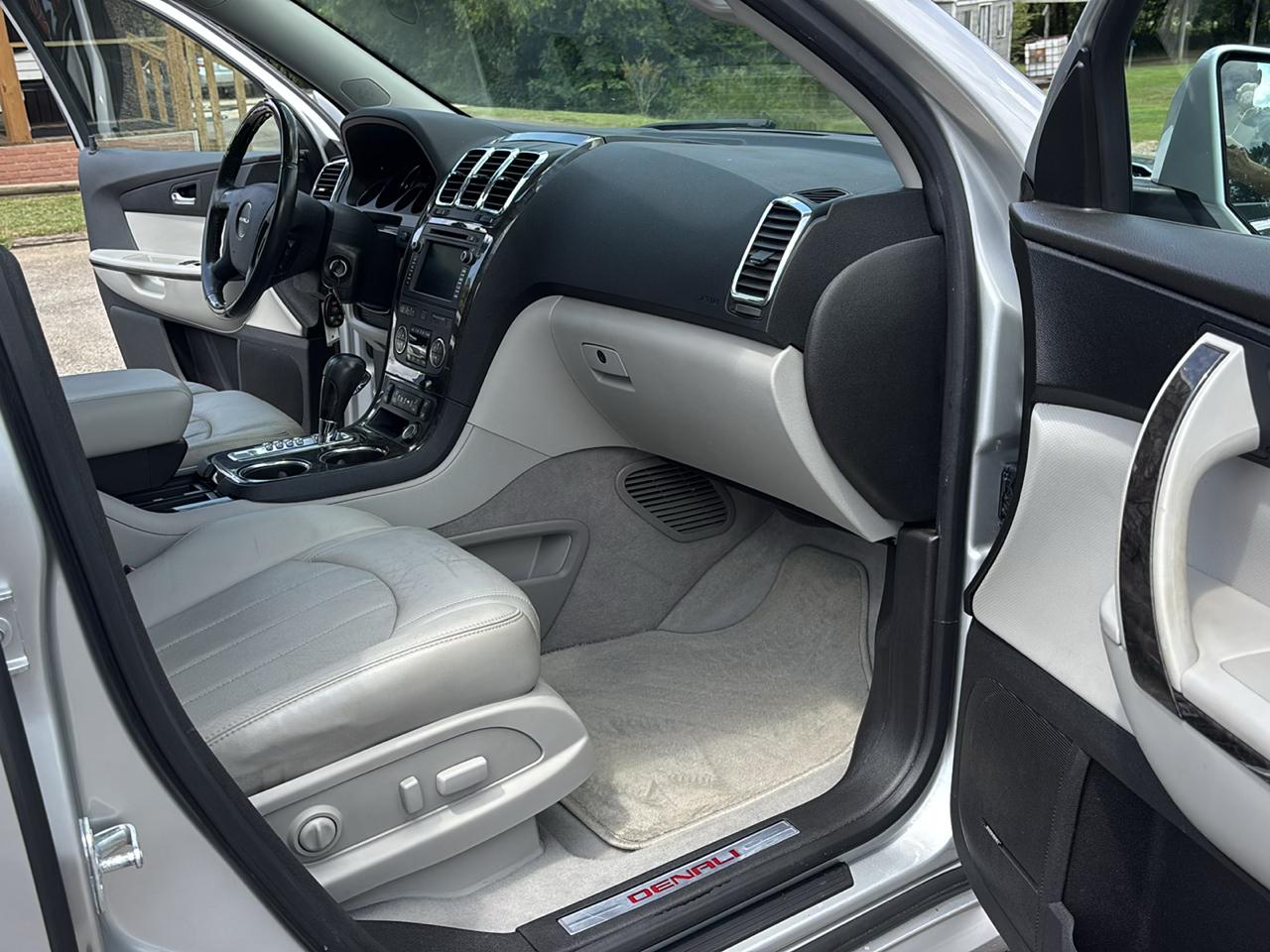 GMC Acadia Denali FWD 2011