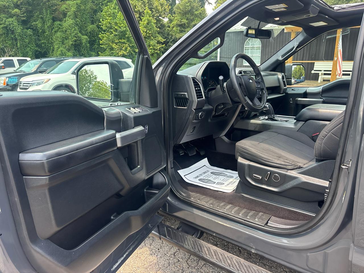 Ford F-150 Lariat SuperCrew 5.5-ft. Bed 4WD 2016