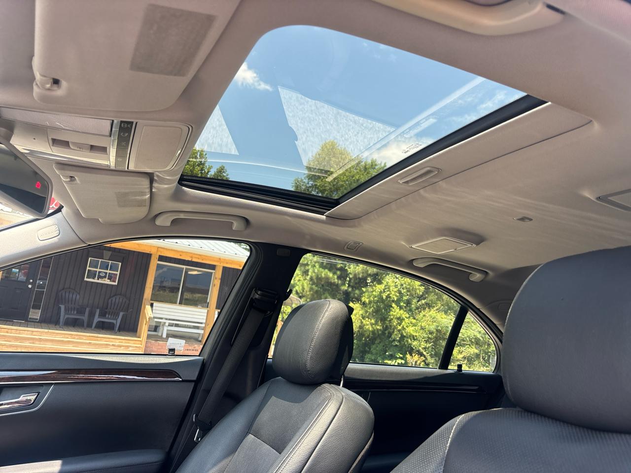 Mercedes-Benz S-Class S550 2012