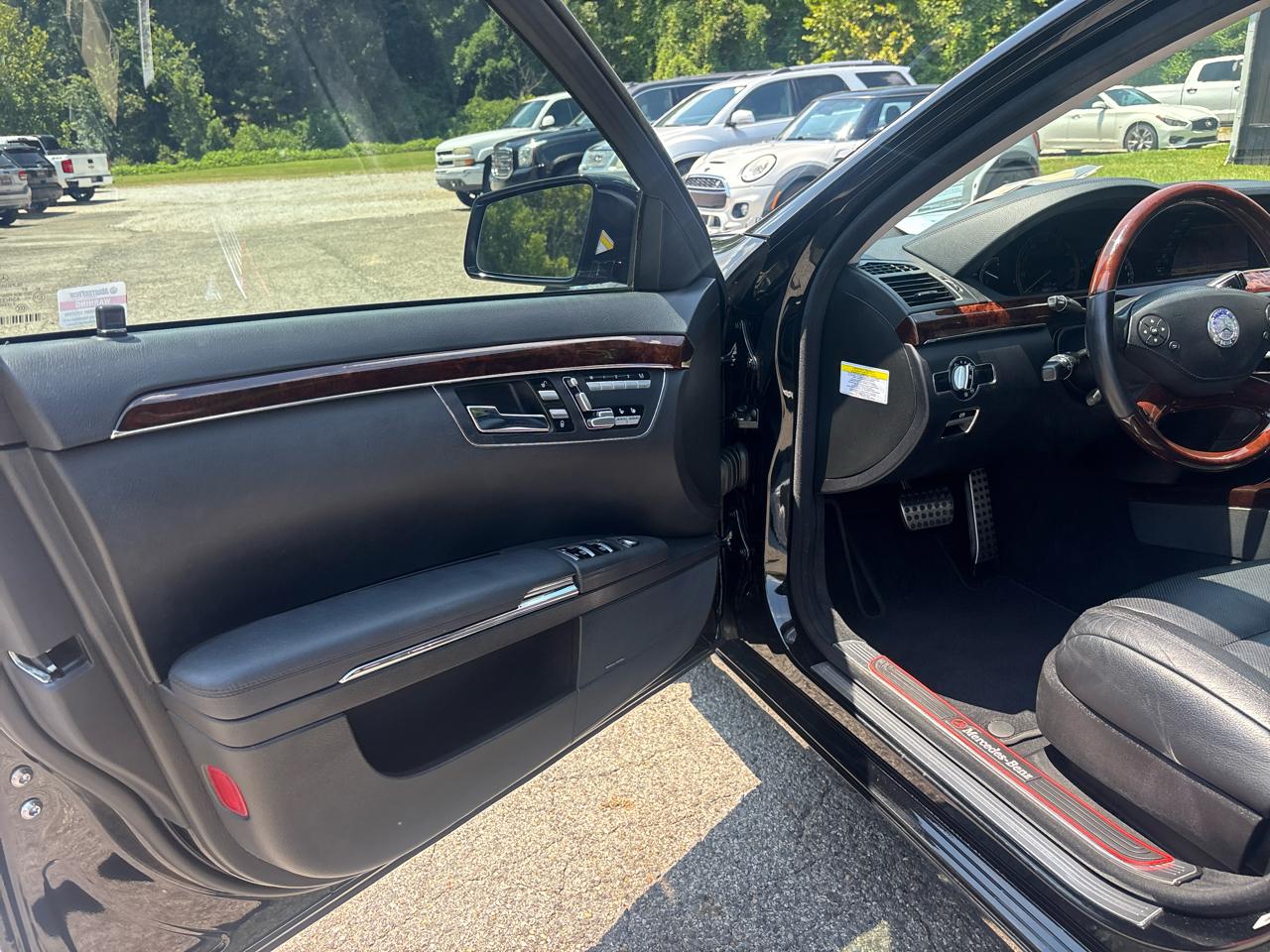 Mercedes-Benz S-Class S550 2012