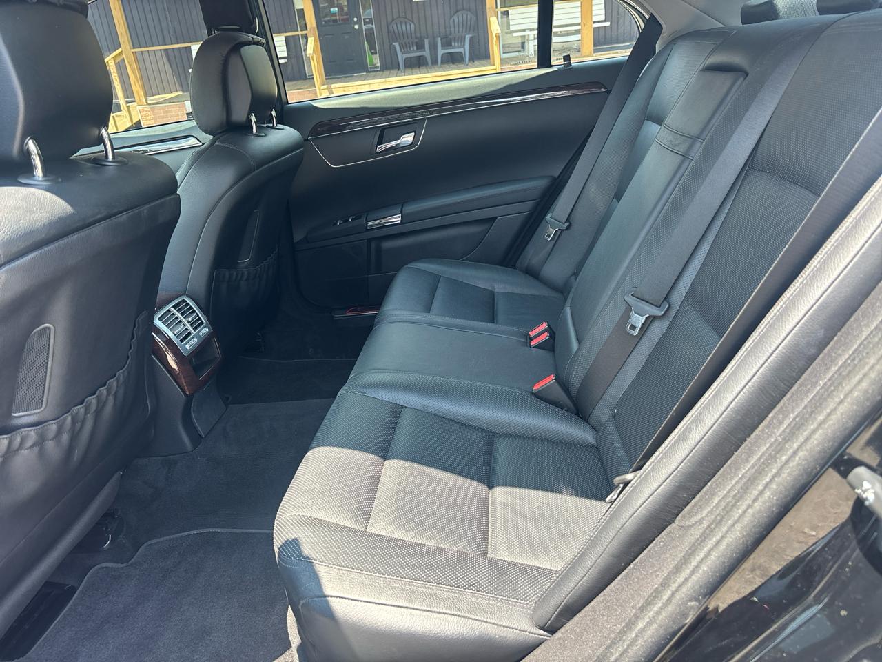 Mercedes-Benz S-Class S550 2012