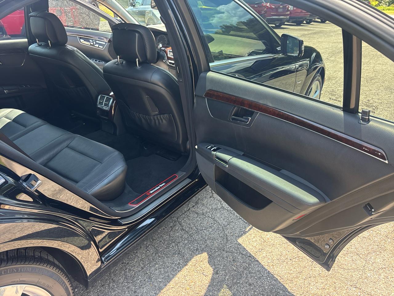 Mercedes-Benz S-Class S550 2012