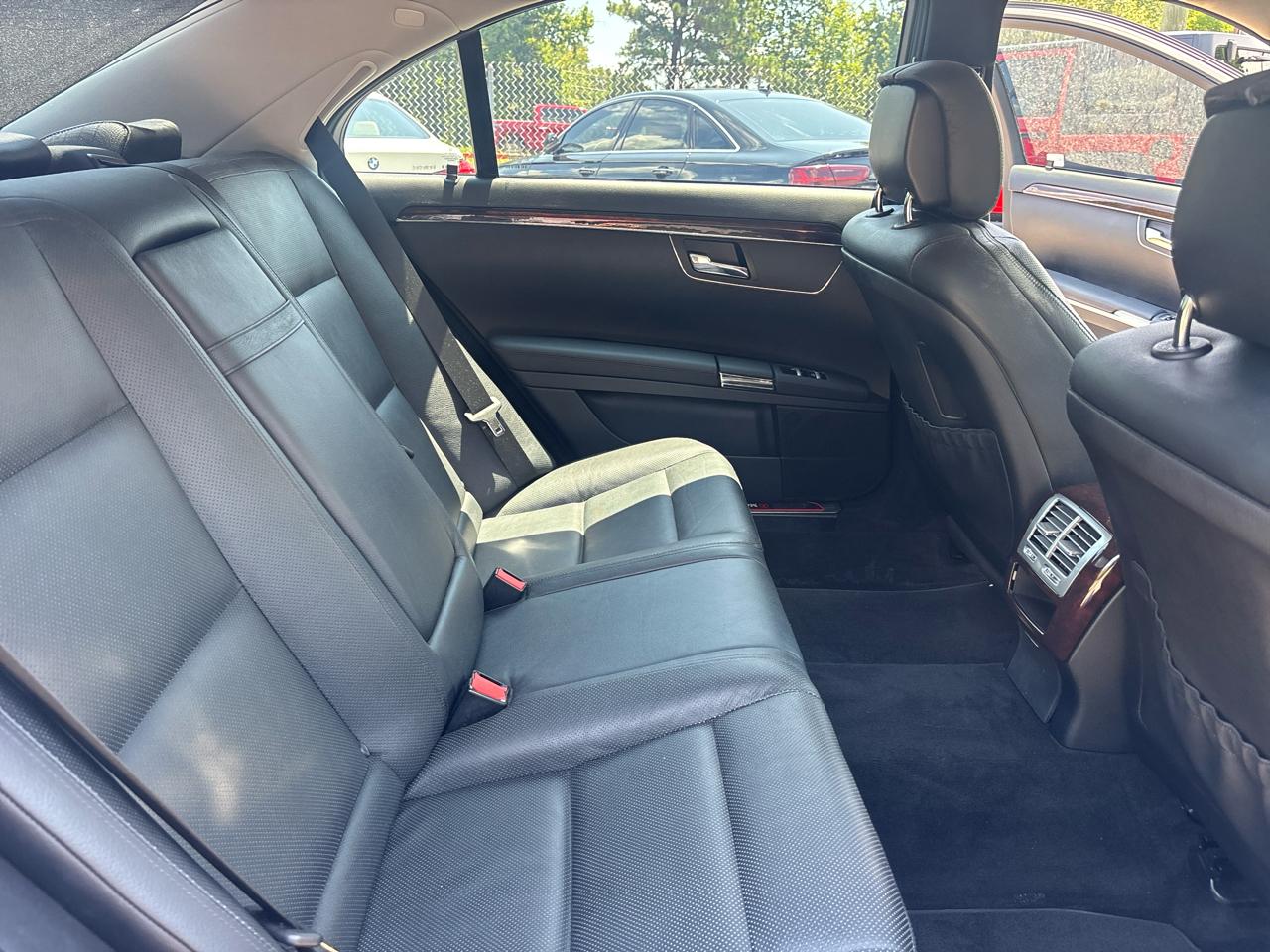 Mercedes-Benz S-Class S550 2012