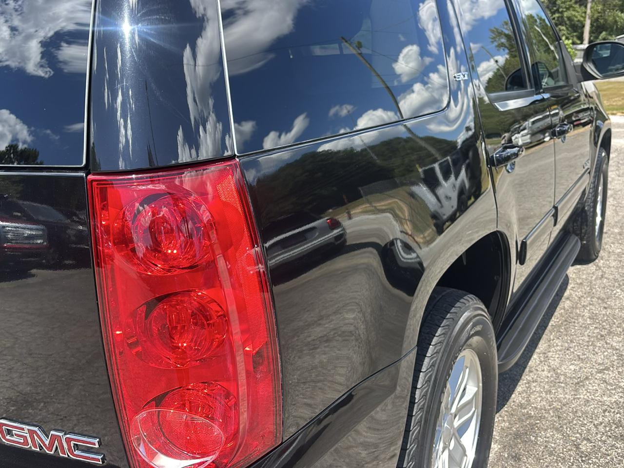 GMC Yukon SLT1 2WD 2010