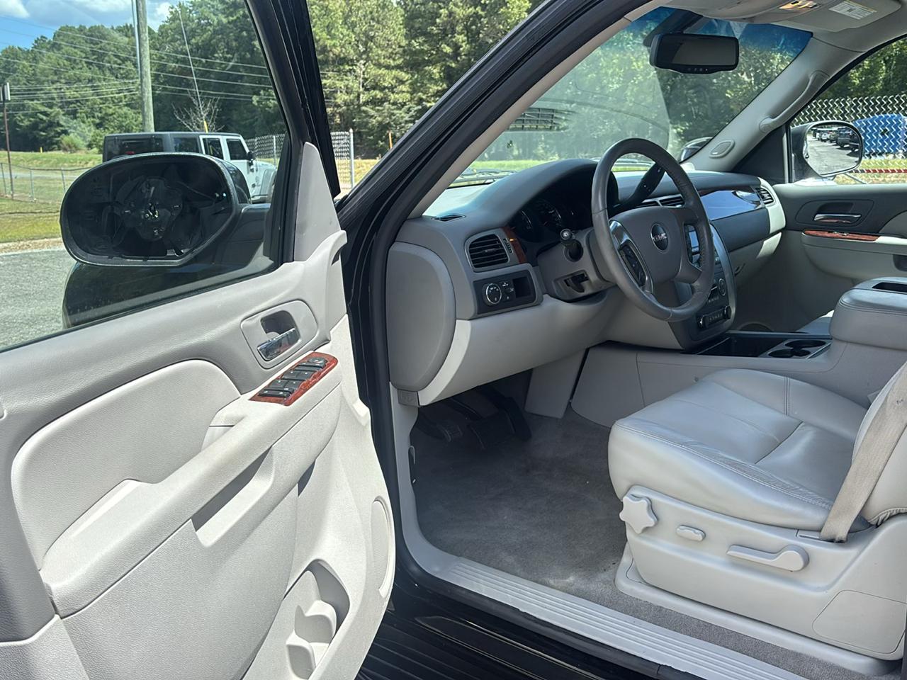 GMC Yukon SLT1 2WD 2010