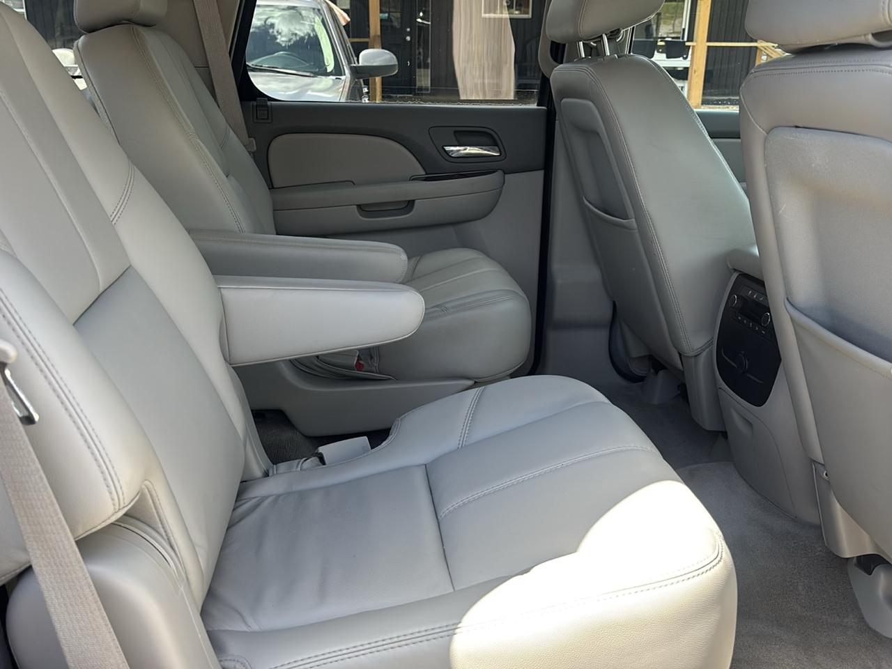 GMC Yukon SLT1 2WD 2010