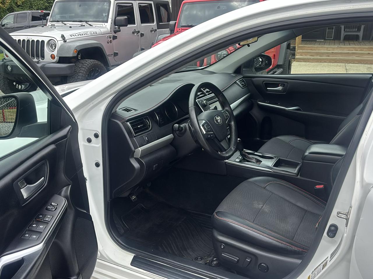 Toyota Camry SE 2017
