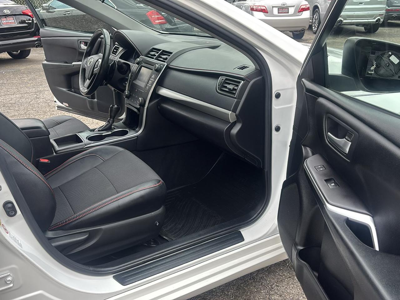 Toyota Camry SE 2017