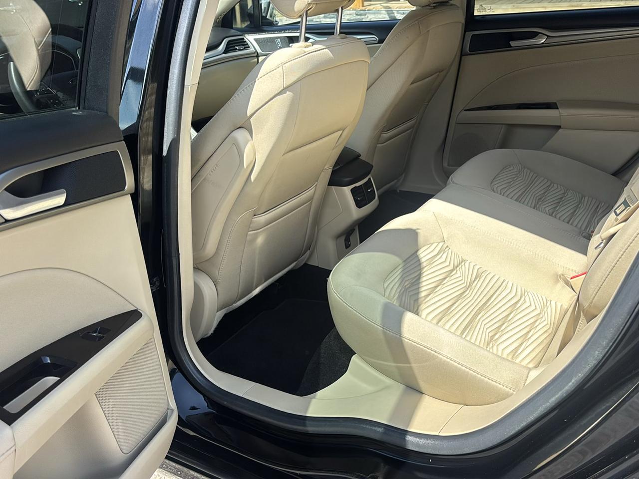 Ford Fusion SE 2016