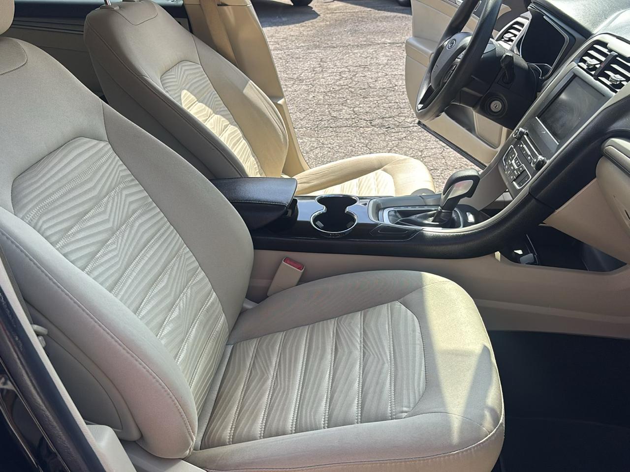 Ford Fusion SE 2016