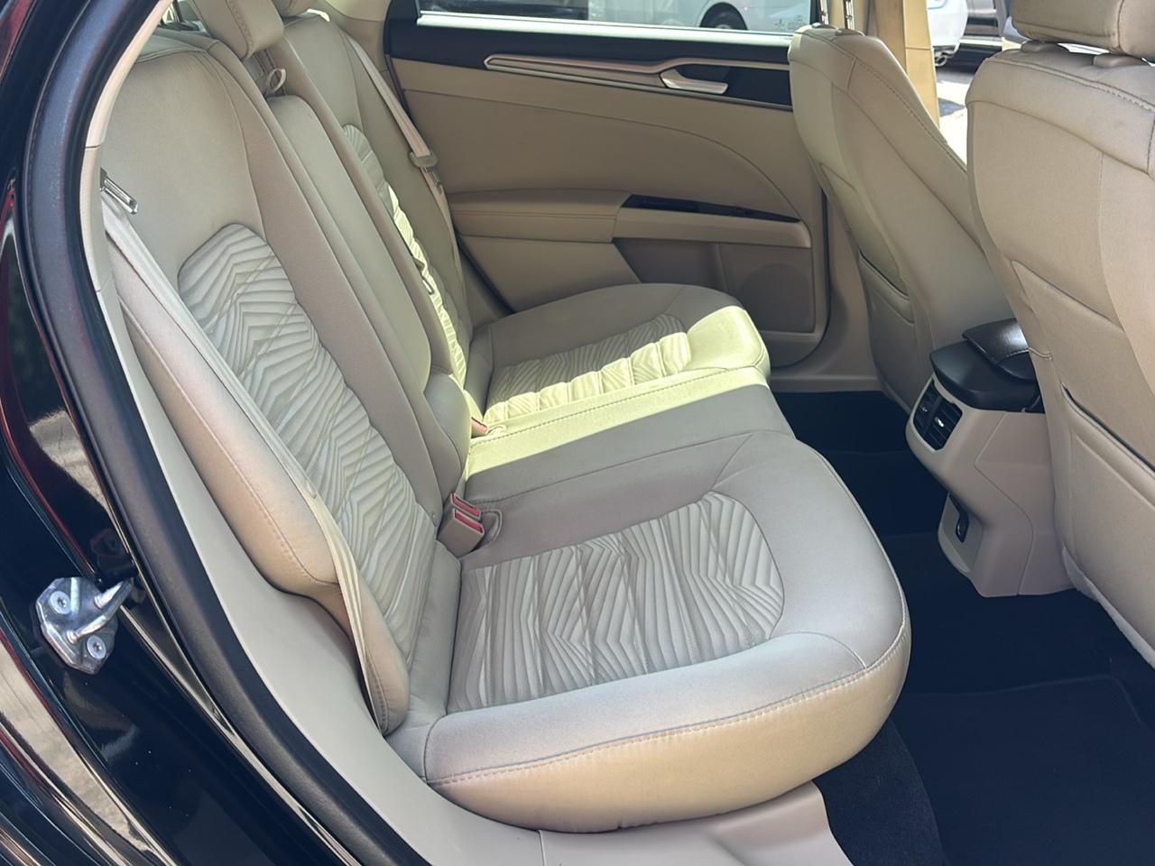 Ford Fusion SE 2016