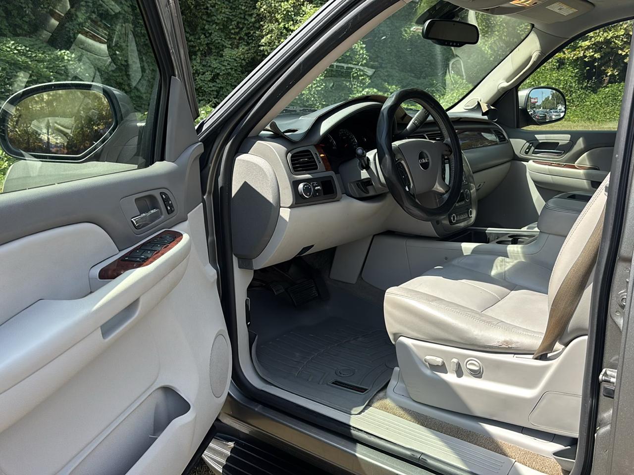 GMC Yukon SLT-1 2WD 2009