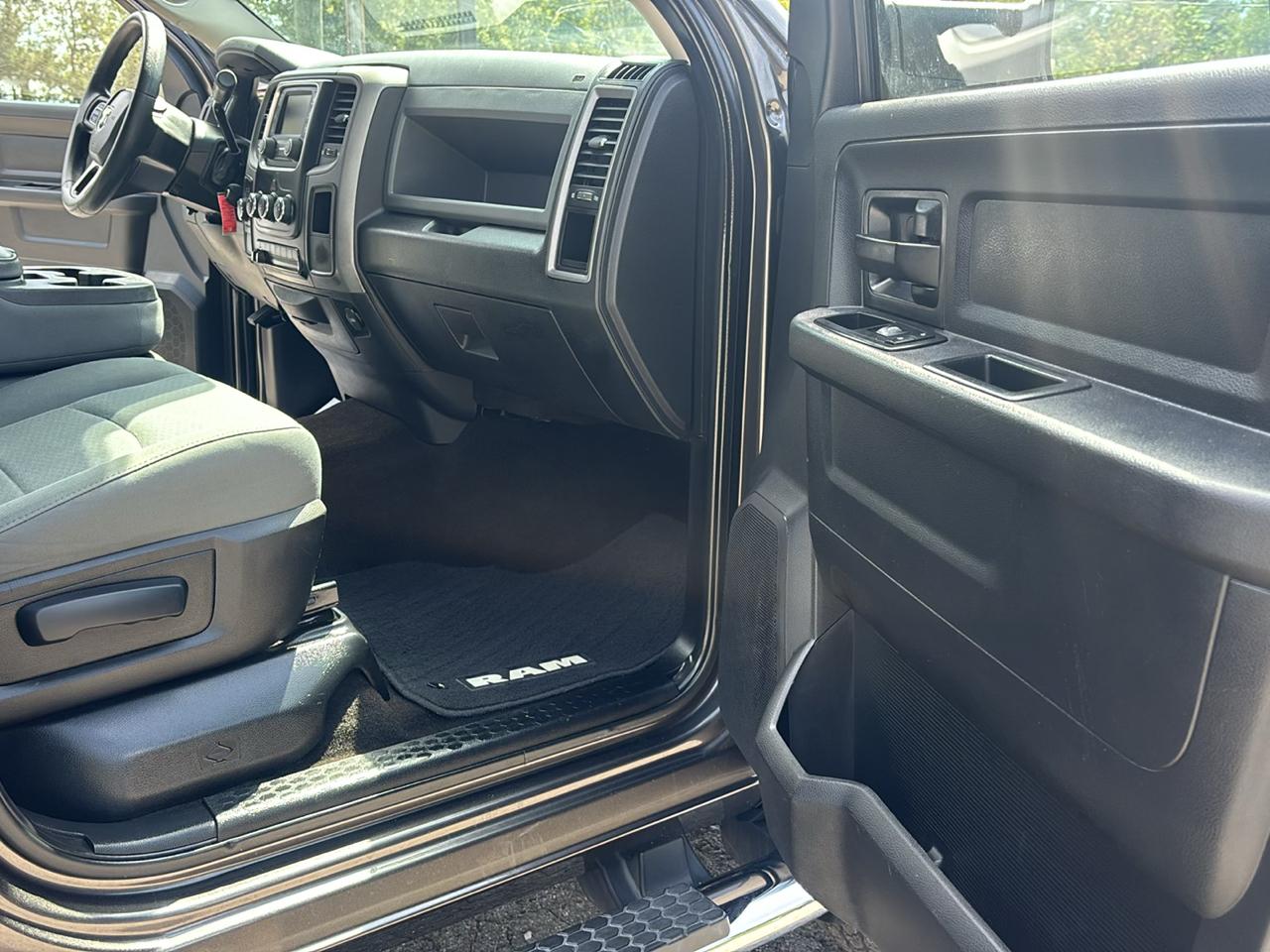 RAM 2500 Tradesman Crew Cab SWB 4WD 2017