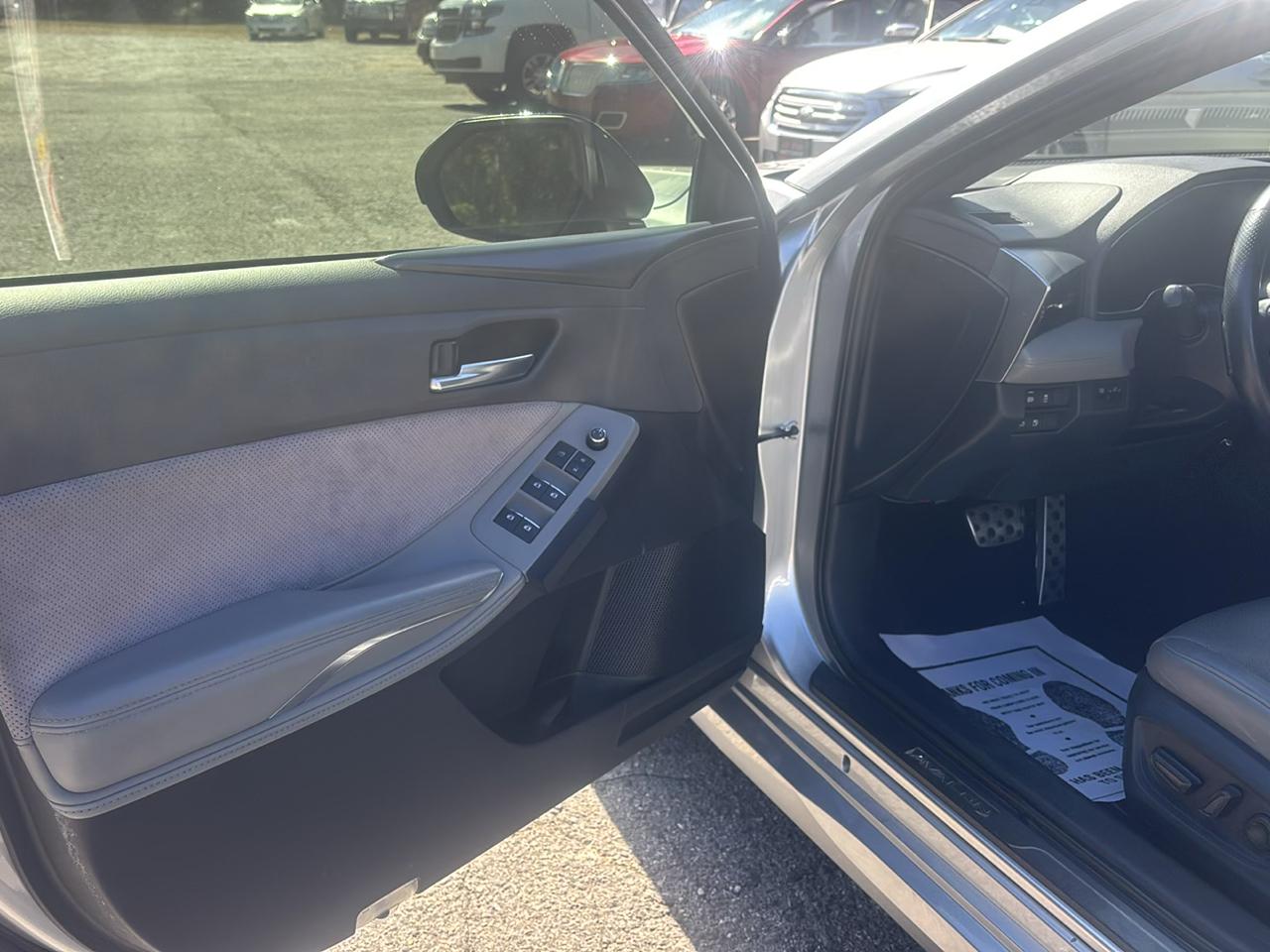 Toyota Avalon XLE 2019