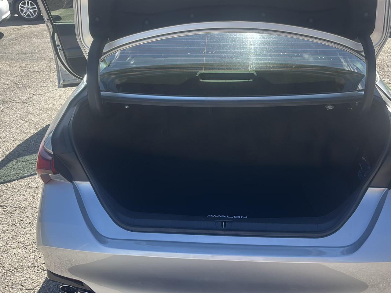 Toyota Avalon XLE 2019