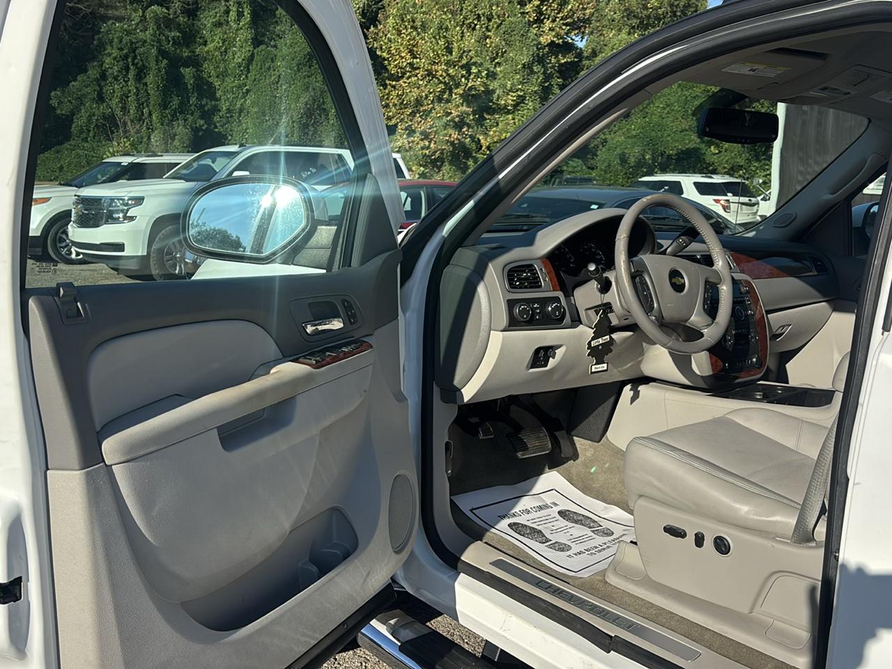 Chevrolet Silverado 1500 LTZ Crew Cab 4WD 2012