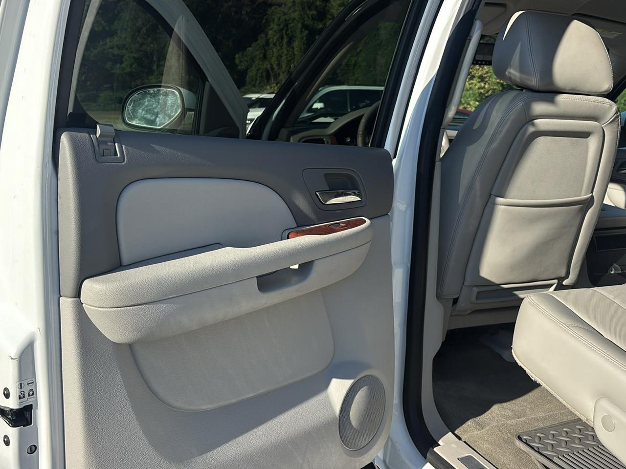 Chevrolet Silverado 1500 LTZ Crew Cab 4WD 2012