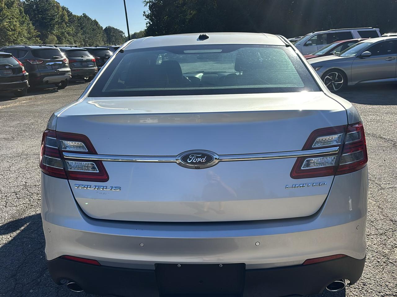 Ford Taurus Limited FWD 2017