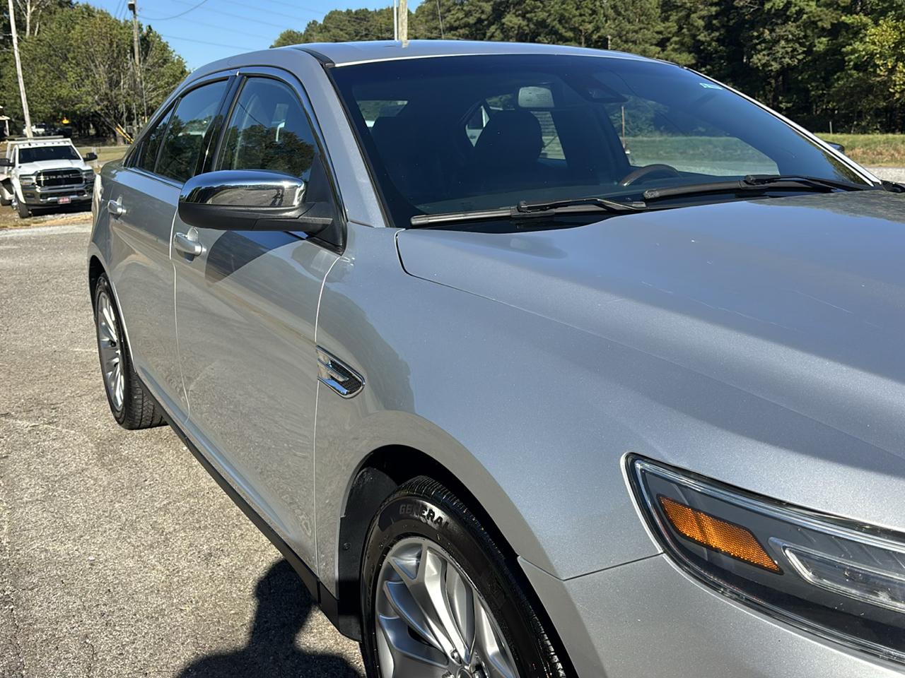 Ford Taurus Limited FWD 2017