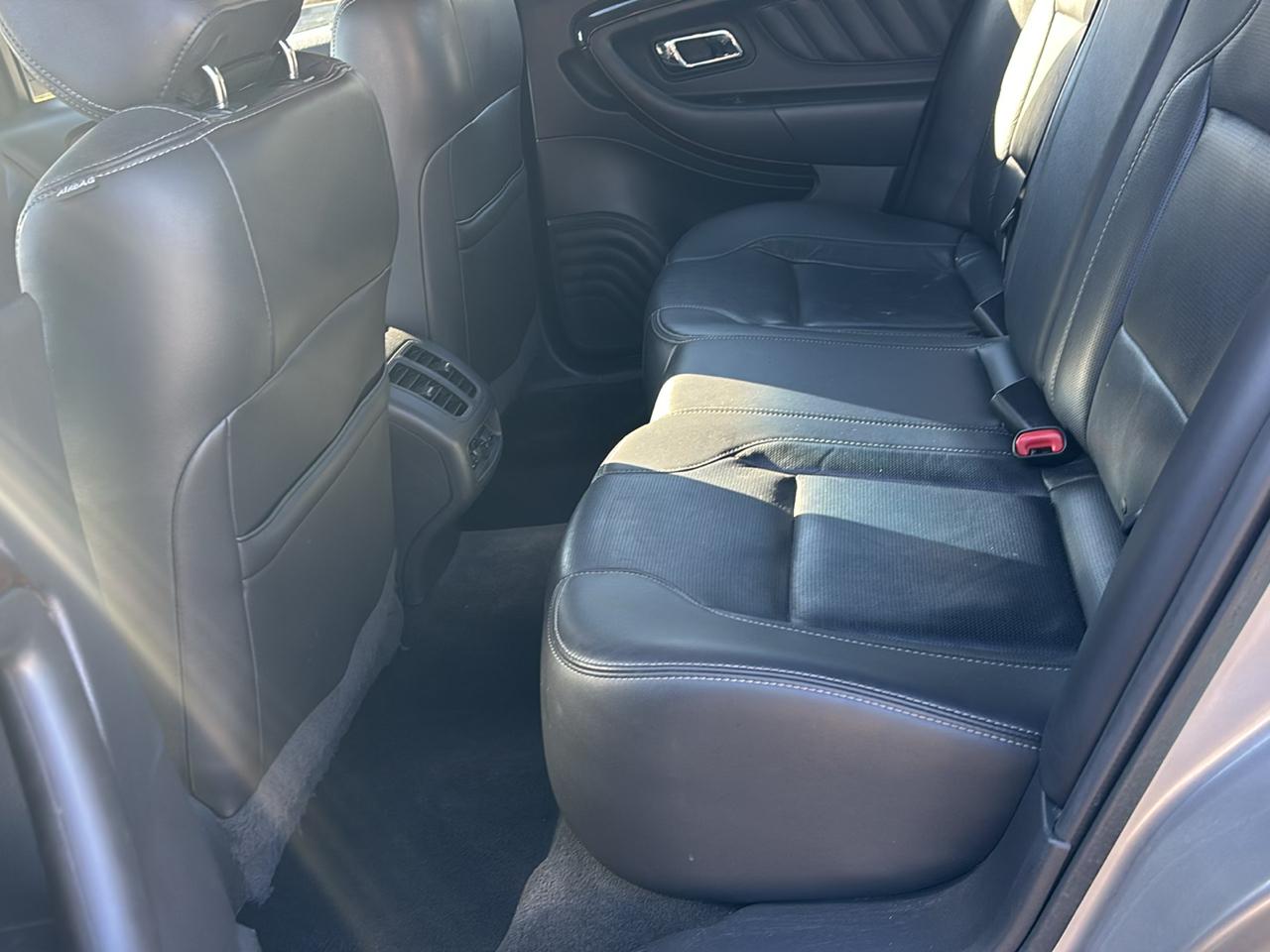Ford Taurus Limited FWD 2017
