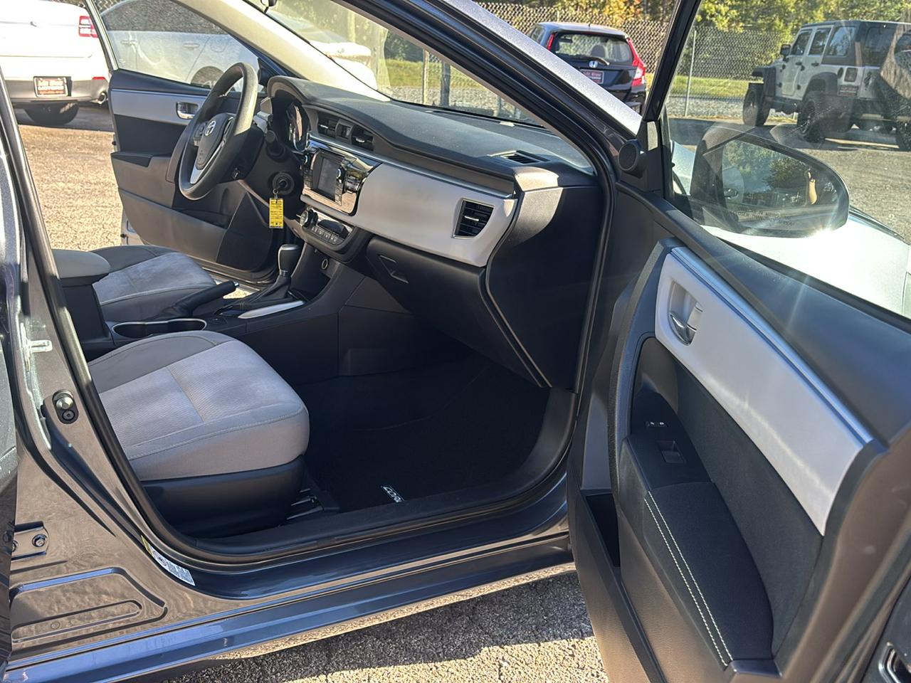 Toyota Corolla LE 4D Sedan 2014