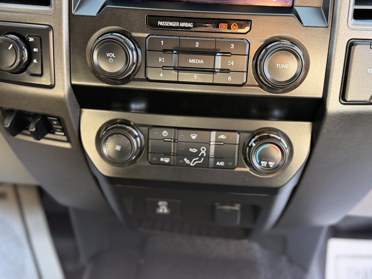 Ford F-250 SD XL Crew Cab 4WD 2022