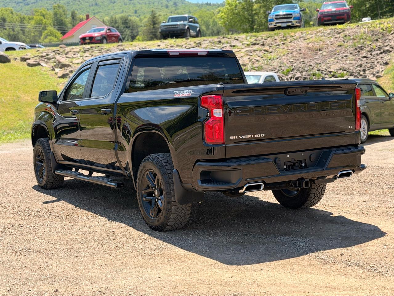 Chevrolet Silverado 1500 Trail Boss LT Crew Cab 4WD 2023