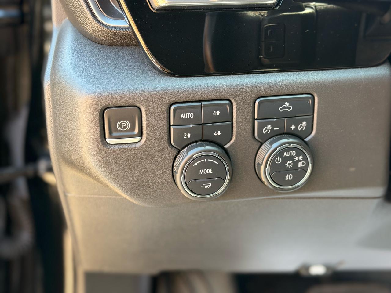 Chevrolet Silverado 1500 Trail Boss LT Crew Cab 4WD 2023