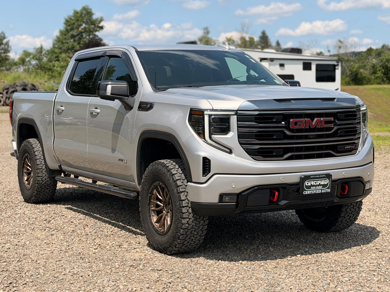 2022 GMC Sierra 1500 AT4 Crew Cab 4WD