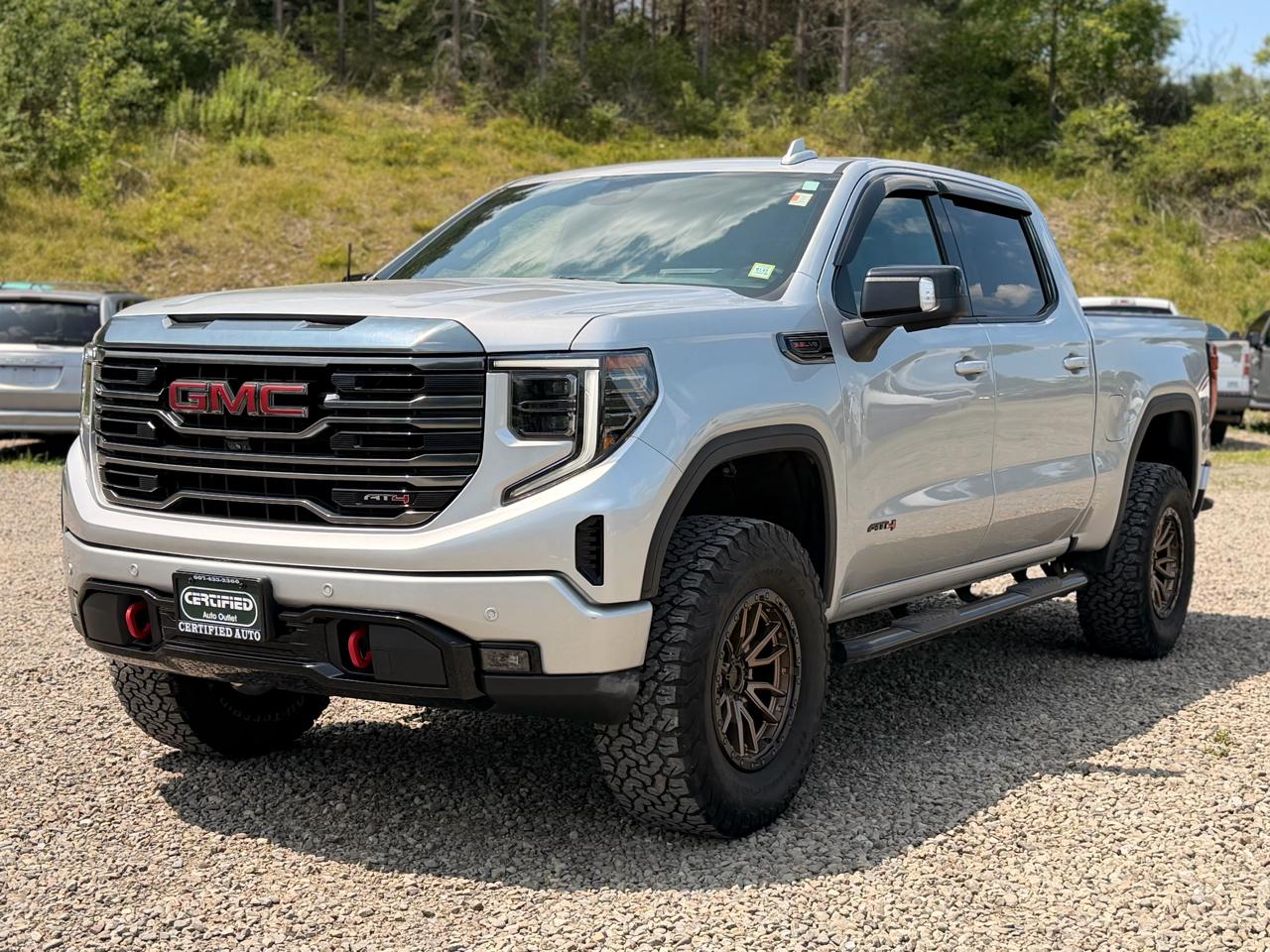 GMC Sierra 1500 AT4 Crew Cab 4WD 2022
