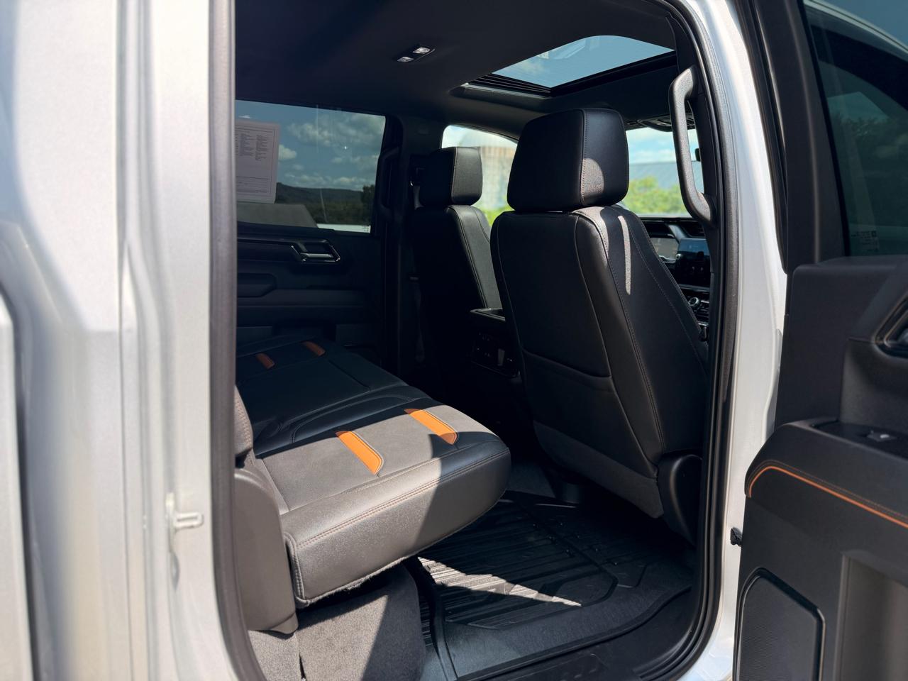 GMC Sierra 1500 AT4 Crew Cab 4WD 2022