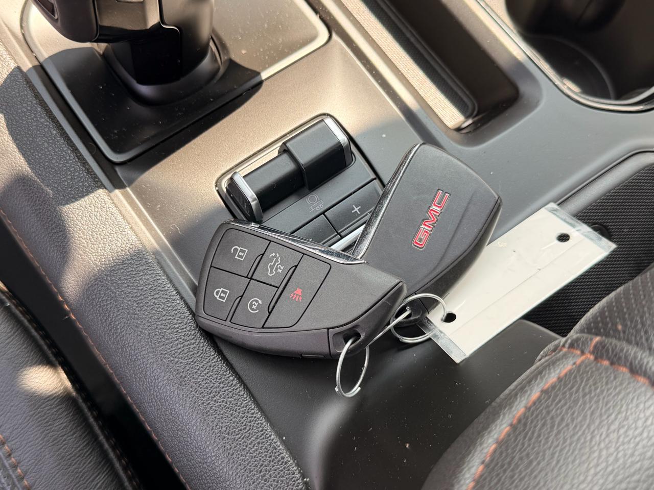 GMC Sierra 1500 AT4 Crew Cab 4WD 2022