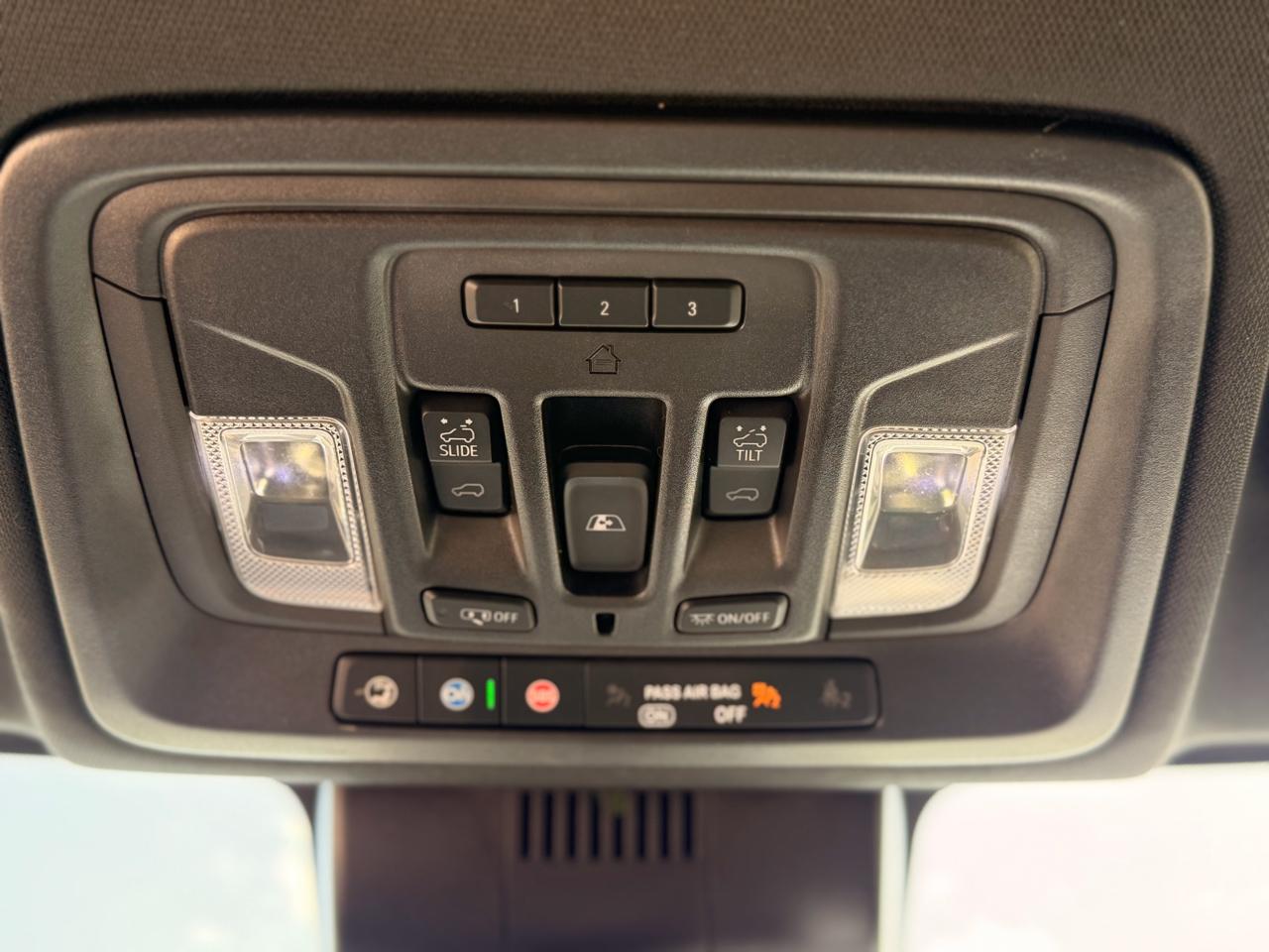 GMC Sierra 1500 AT4 Crew Cab 4WD 2022