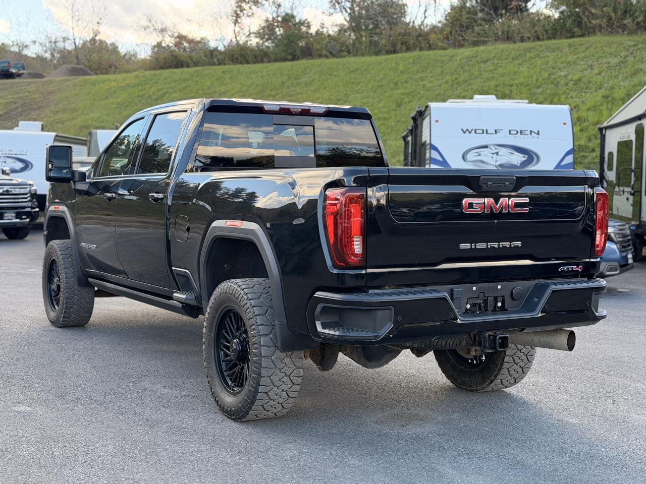 GMC Sierra 2500HD AT4 Crew Cab 4WD 2023