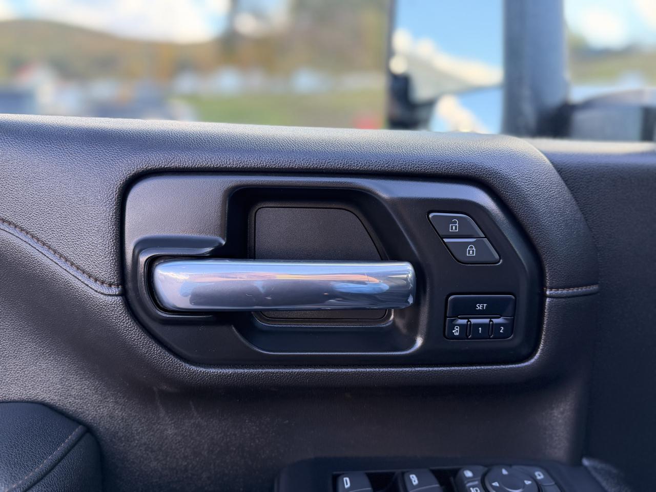 GMC Sierra 2500HD AT4 Crew Cab 4WD 2023