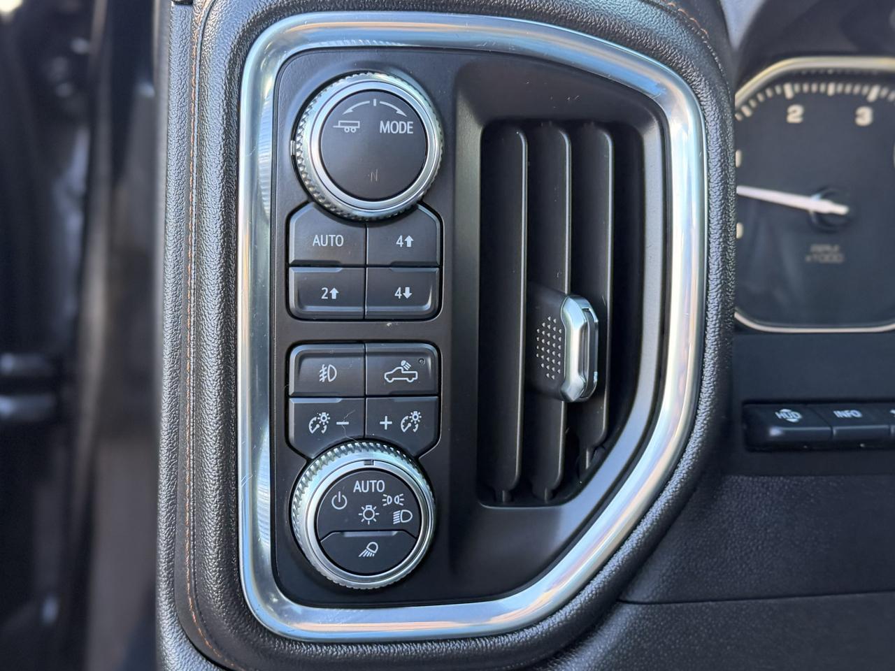 GMC Sierra 2500HD AT4 Crew Cab 4WD 2023