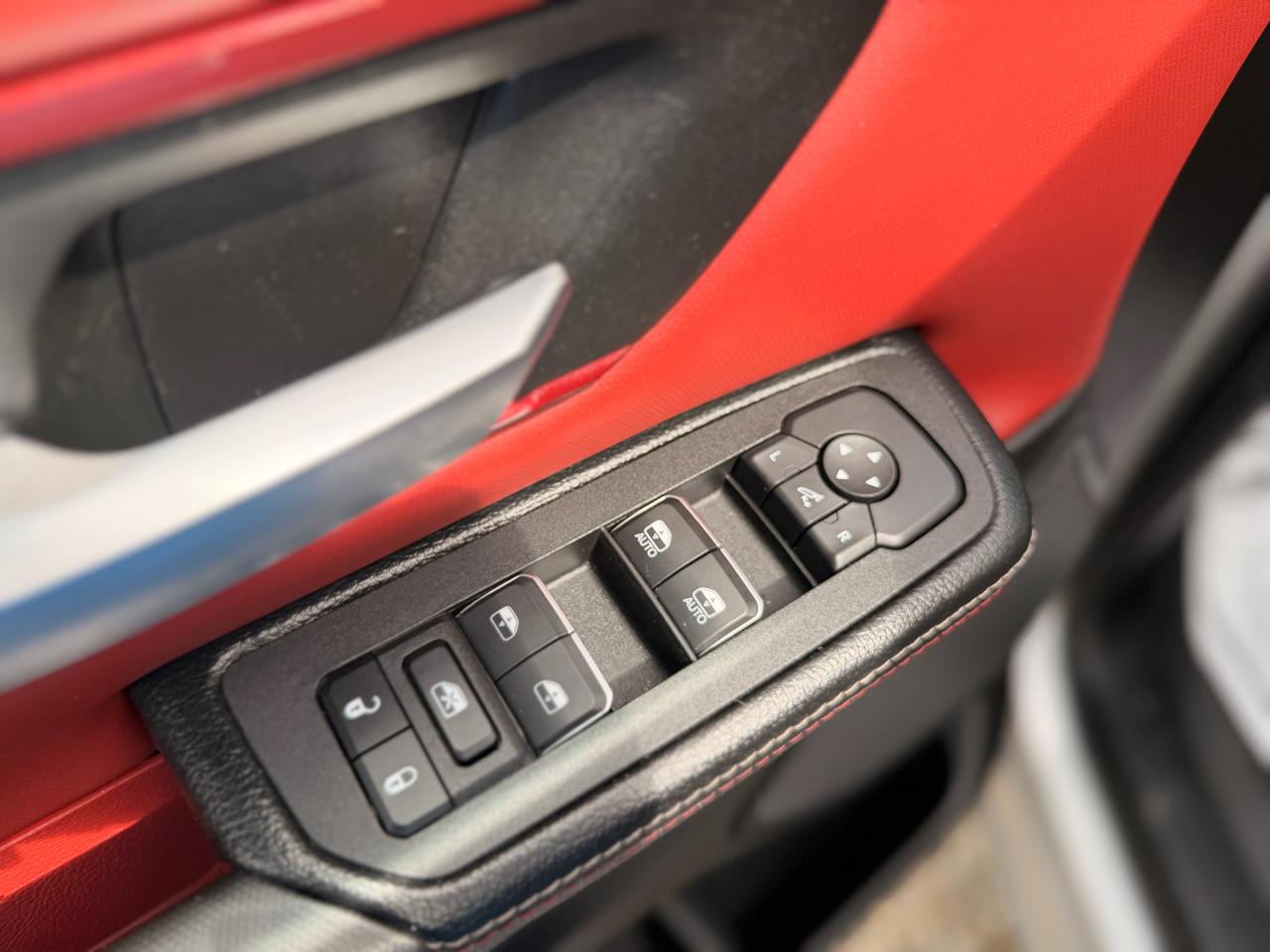 RAM 1500 Rebel Crew Cab 4WD 2025