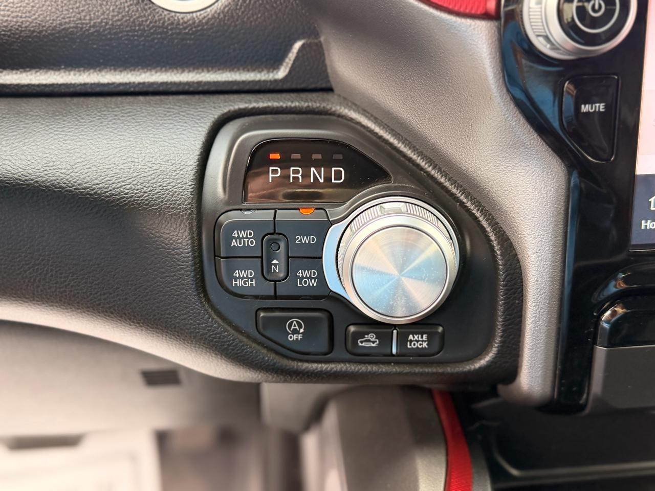RAM 1500 Rebel Crew Cab 4WD 2025