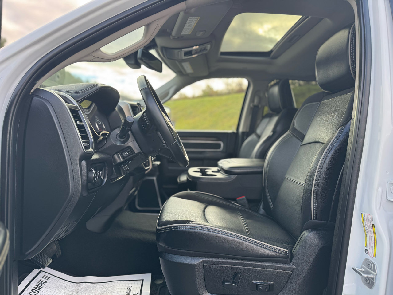 RAM 2500 Laramie Crew Cab 4WD 2024 RAM 2500 Laramie Crew Cab 4WD 2024