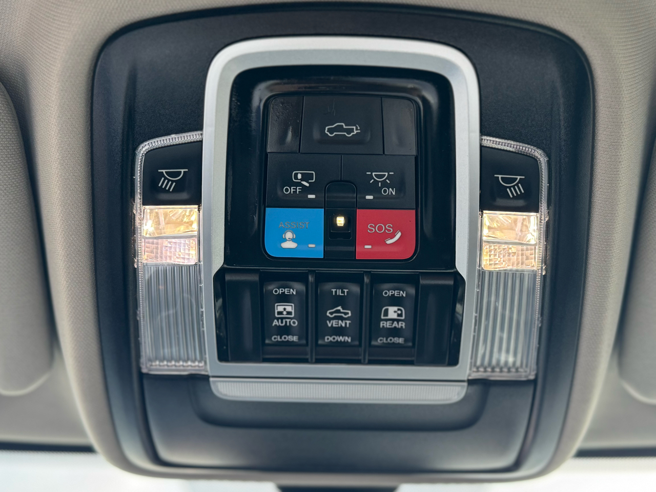 RAM 2500 Laramie Crew Cab 4WD 2024 RAM 2500 Laramie Crew Cab 4WD 2024