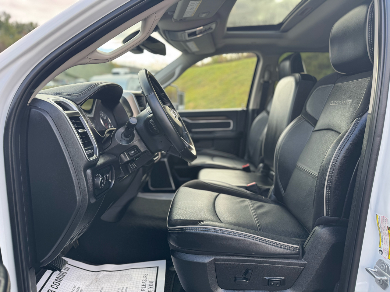 RAM 2500 Laramie Crew Cab 4WD 2024 RAM 2500 Laramie Crew Cab 4WD 2024