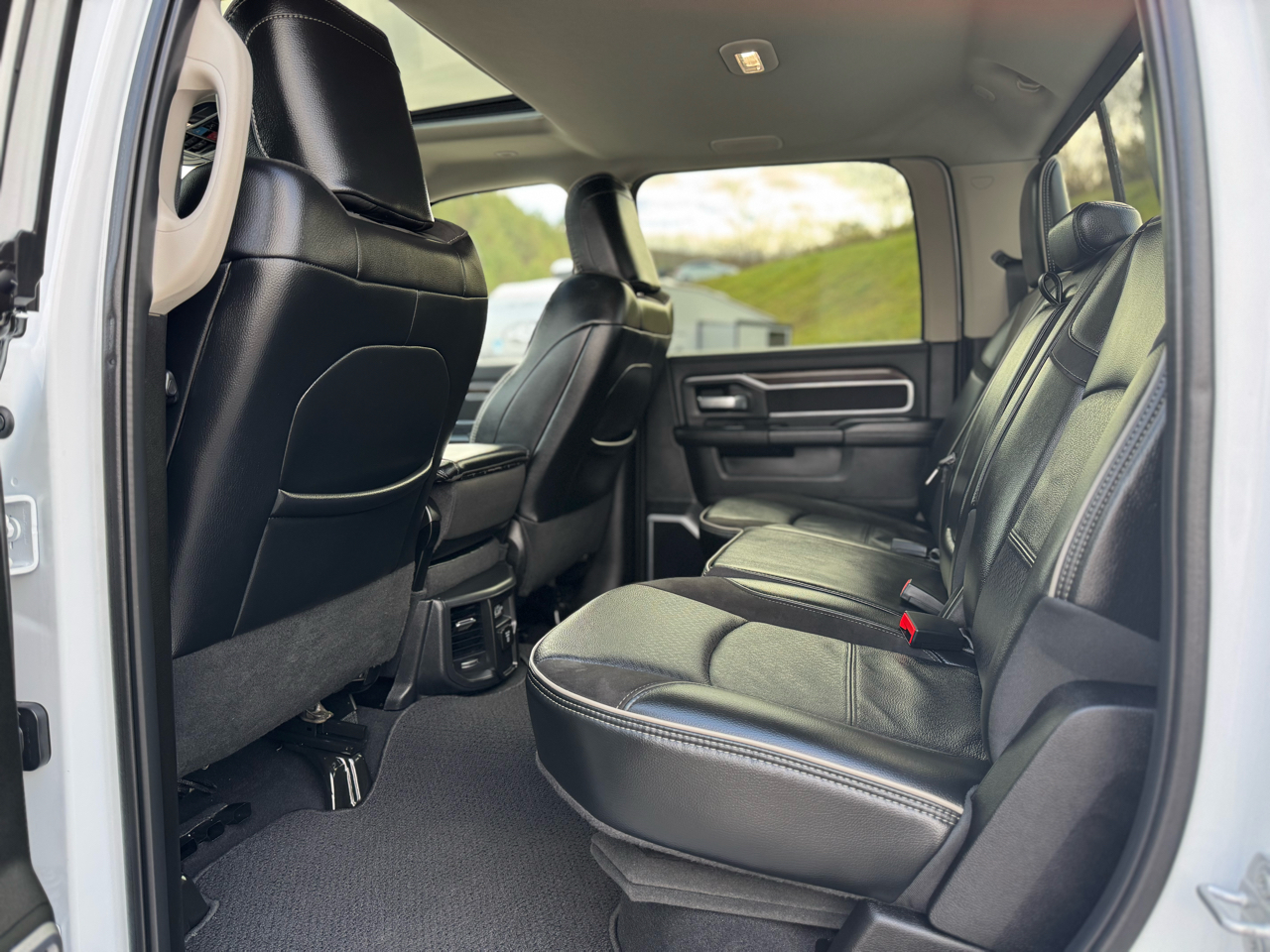 RAM 2500 Laramie Crew Cab 4WD 2024 RAM 2500 Laramie Crew Cab 4WD 2024