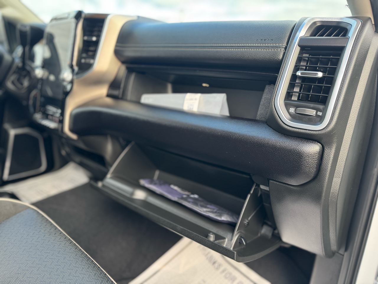 RAM 2500 Laramie Crew Cab 4WD 2024 RAM 2500 Laramie Crew Cab 4WD 2024