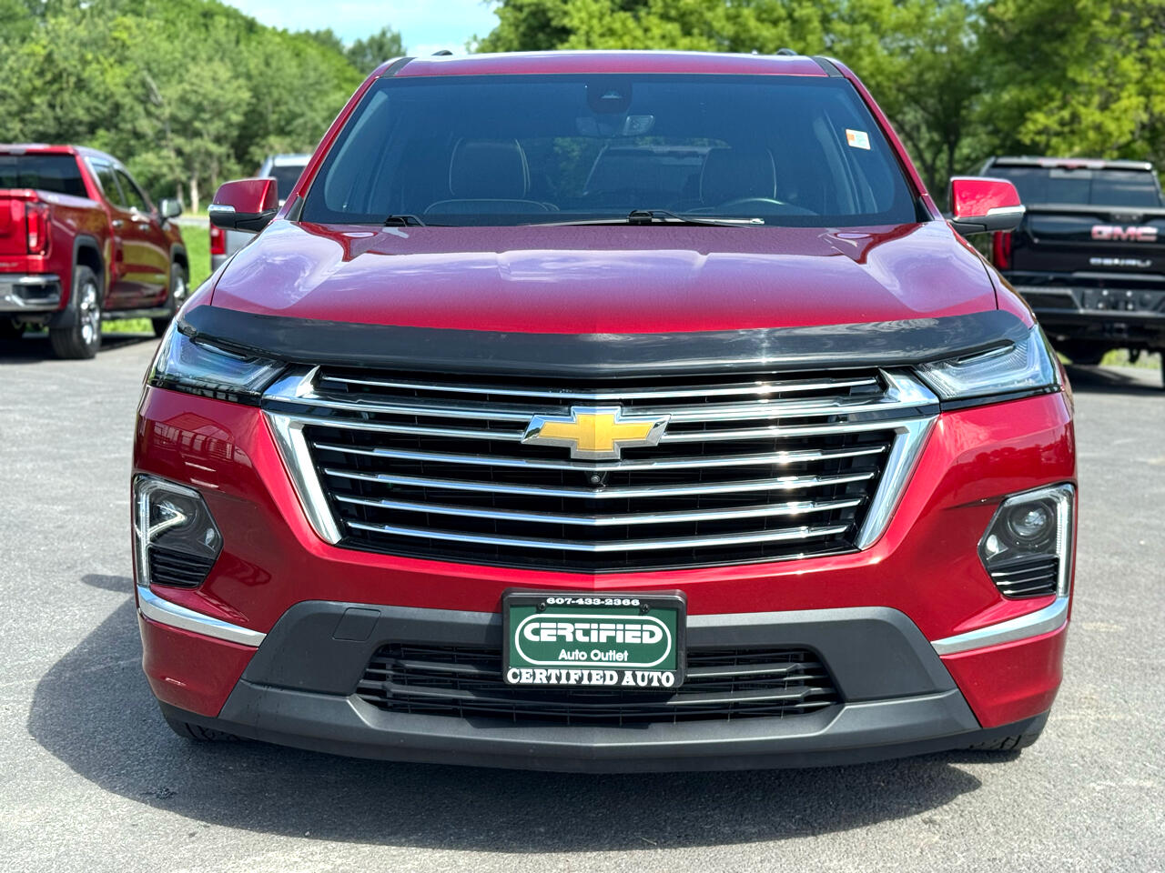 2023 Chevrolet Traverse Premier photo 2
