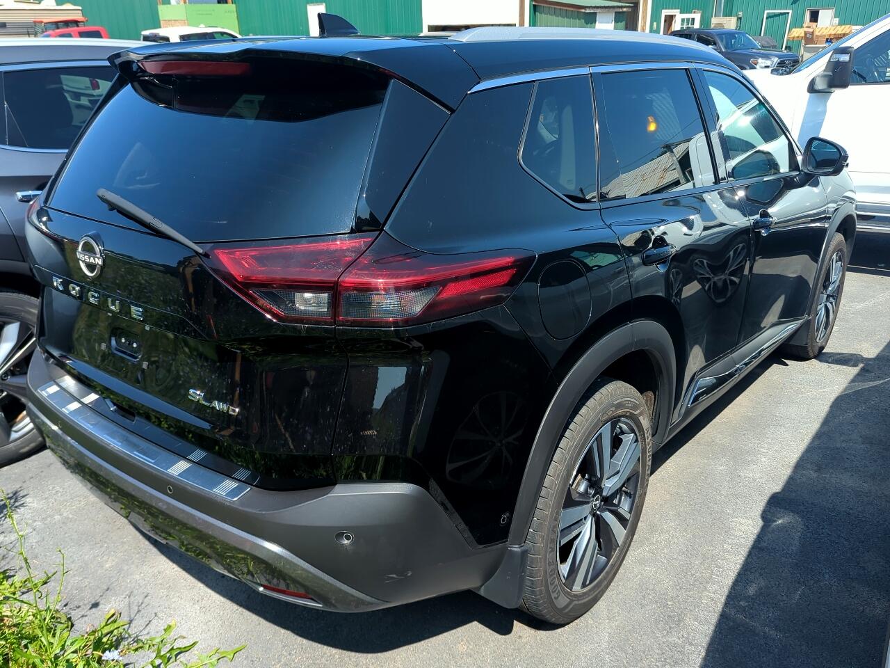 2022 Nissan Rogue SL AWD photo 2