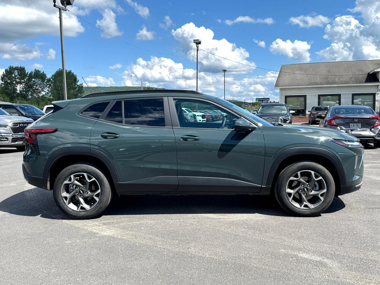 2025 Chevrolet Trax photo 4