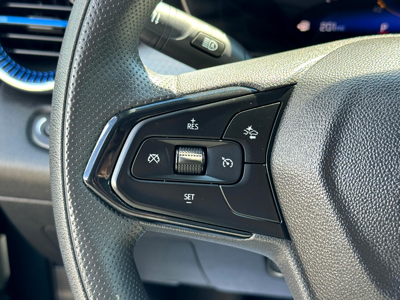 2025 Chevrolet Trax photo 12