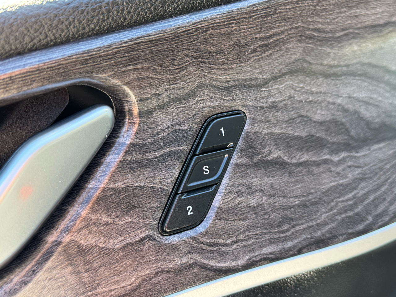 Jeep Grand Cherokee L Limited 4WD 2021 Jeep Grand Cherokee L Limited 4WD 2021