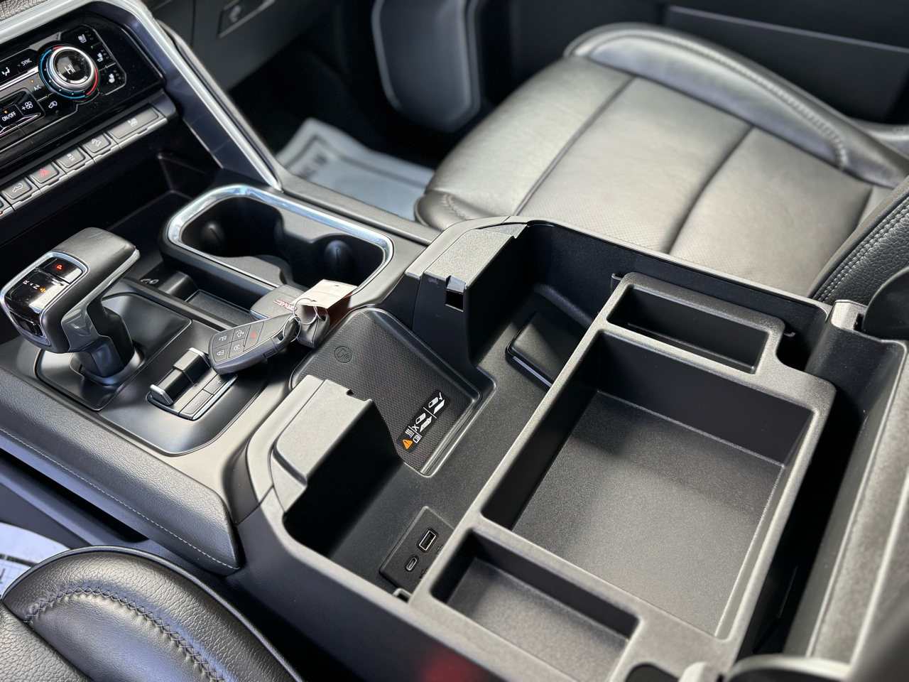 GMC Sierra 1500 Denali Crew Cab 4WD SWB 2023