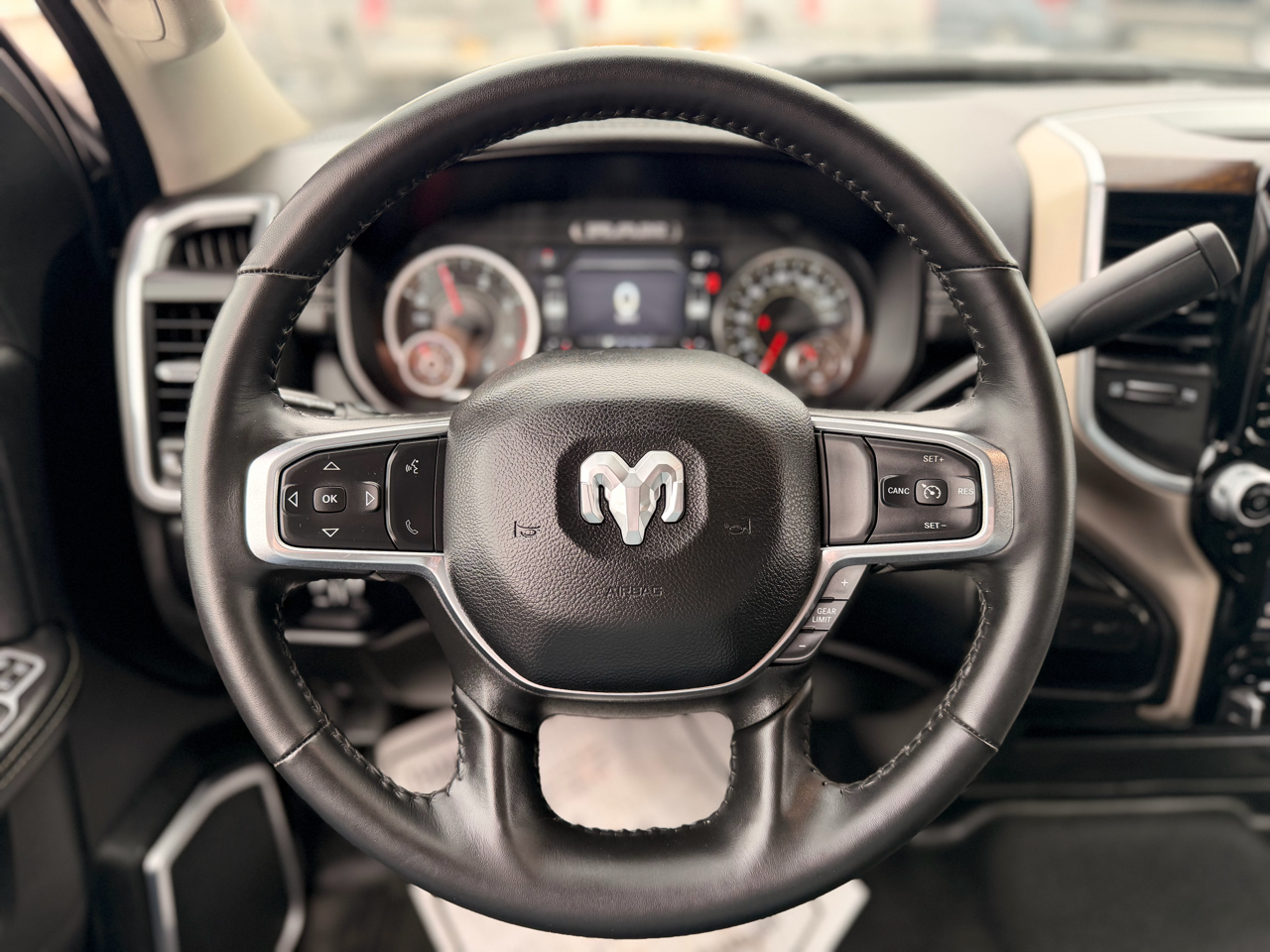 RAM 2500 Laramie Crew Cab 4WD 2024